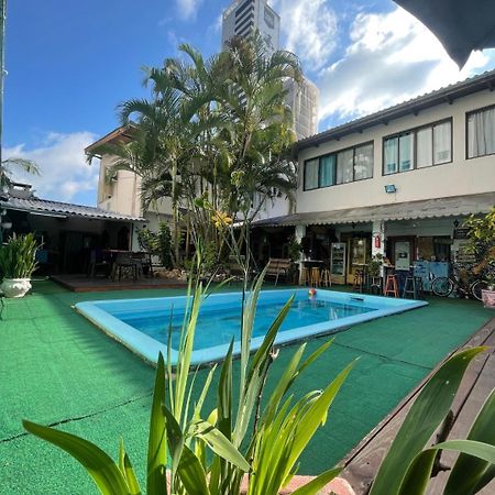 Oceanic Hostel Balneário Camboriú Exteriör bild