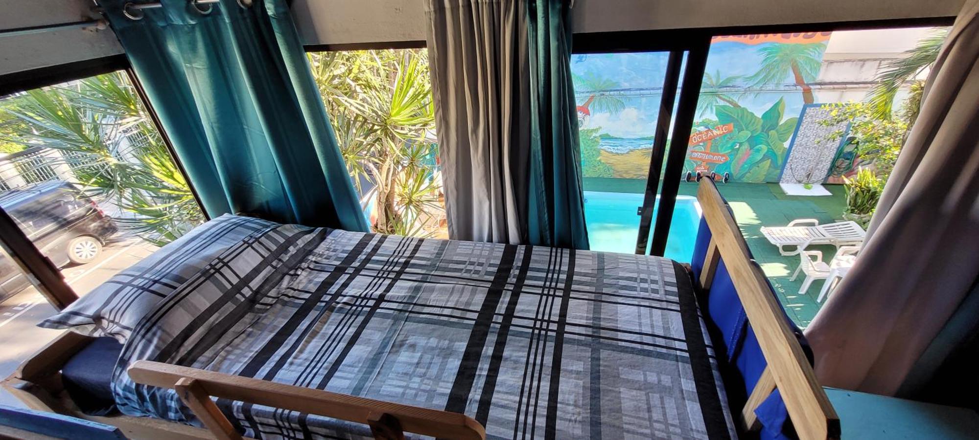 Oceanic Hostel Balneário Camboriú Exteriör bild
