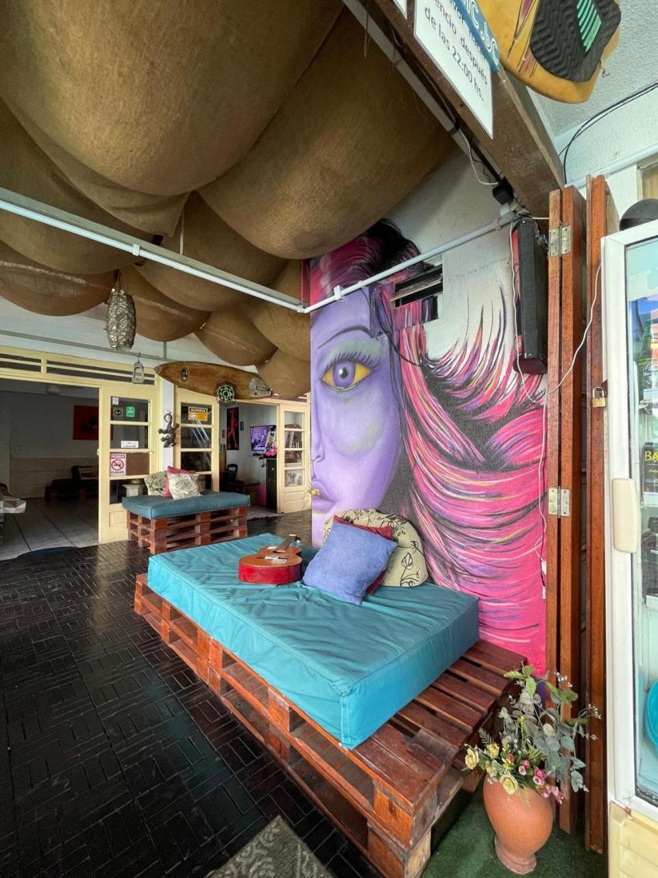 Oceanic Hostel Balneário Camboriú Exteriör bild