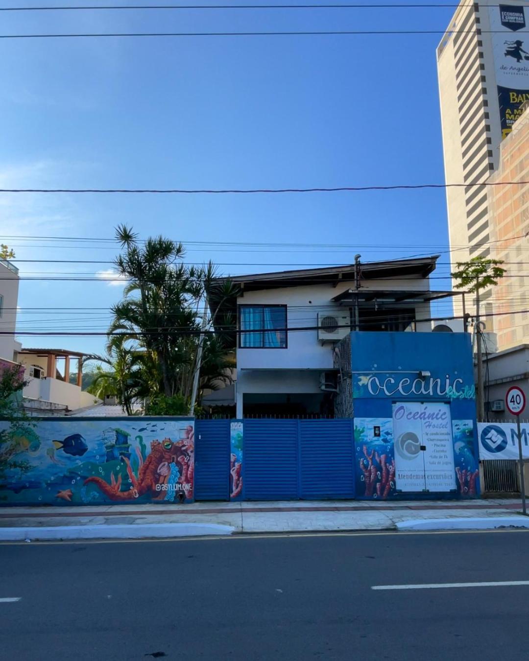 Oceanic Hostel Balneário Camboriú Exteriör bild