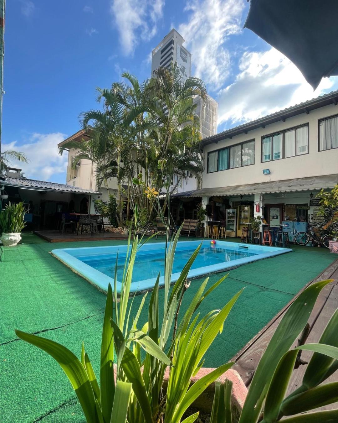 Oceanic Hostel Balneário Camboriú Exteriör bild