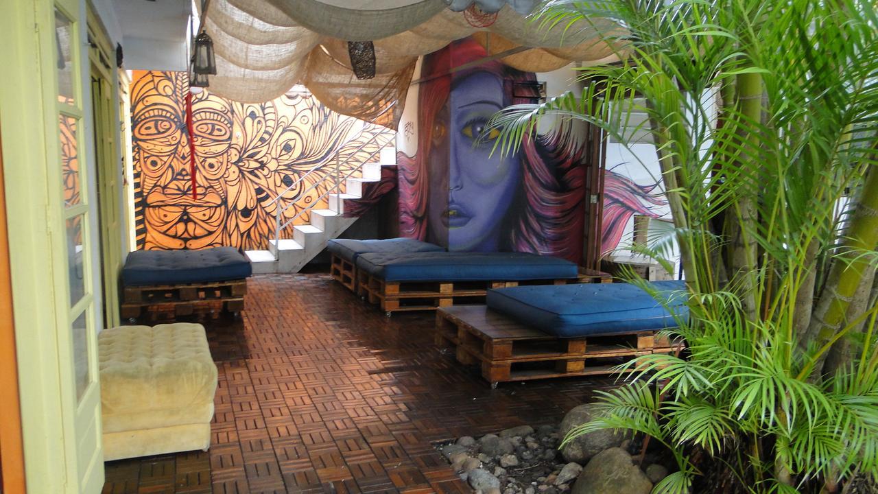 Oceanic Hostel Balneário Camboriú Exteriör bild